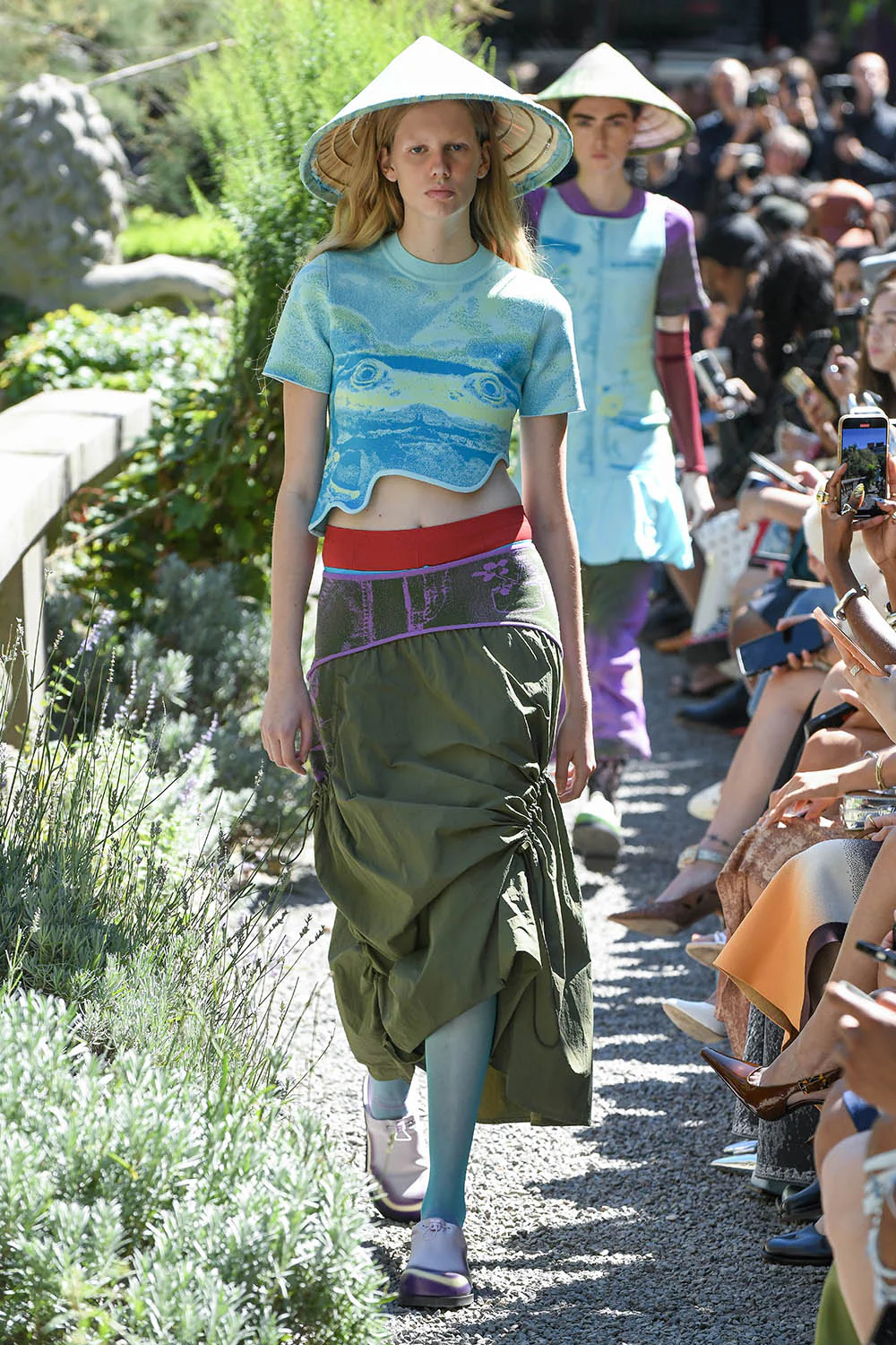 ACACIA FROG PRINT CROPPED TOP - Image 6