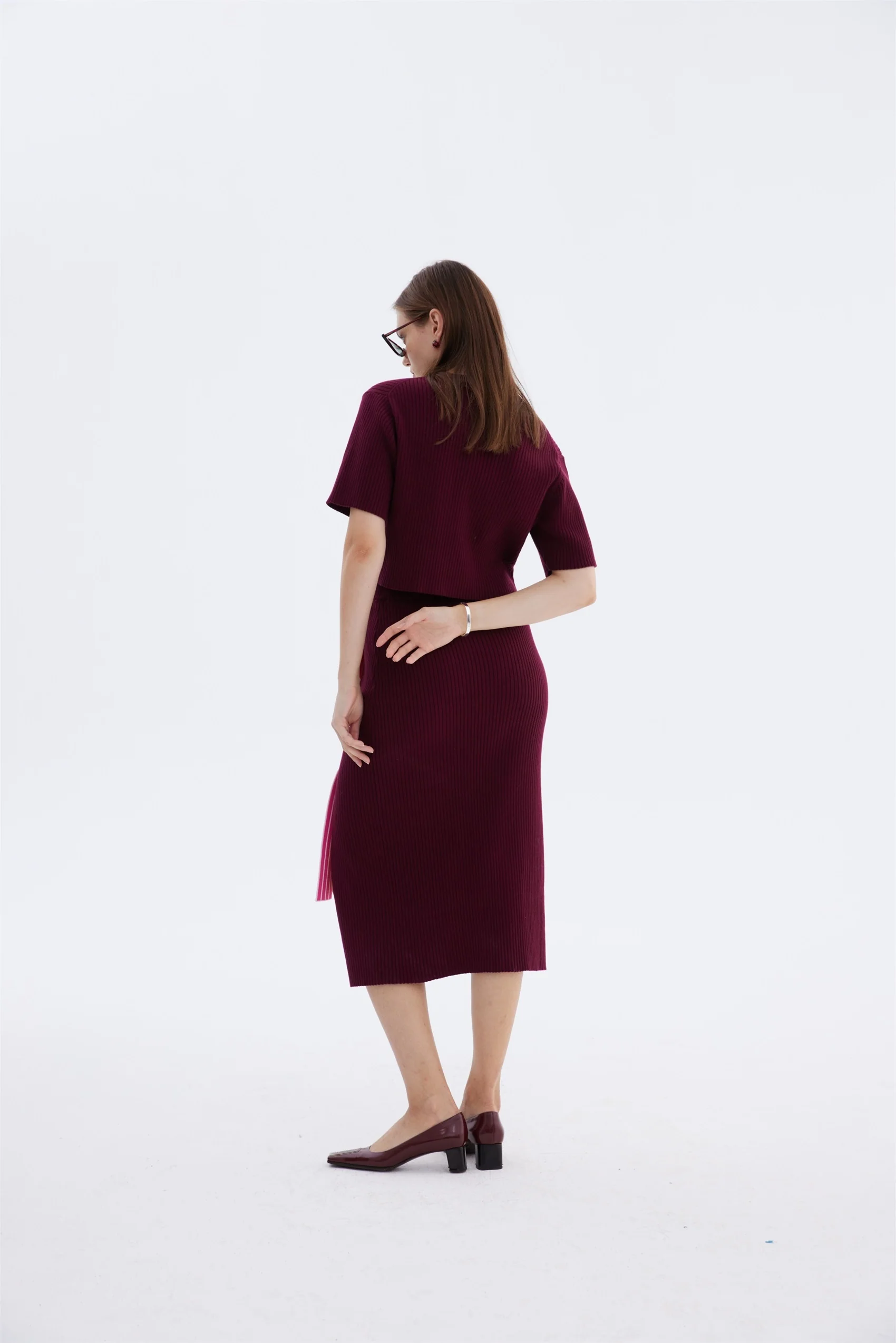 ALICE SHORT SLEEVE CROP TOP WITH TRAVELING RIBS - Image 4