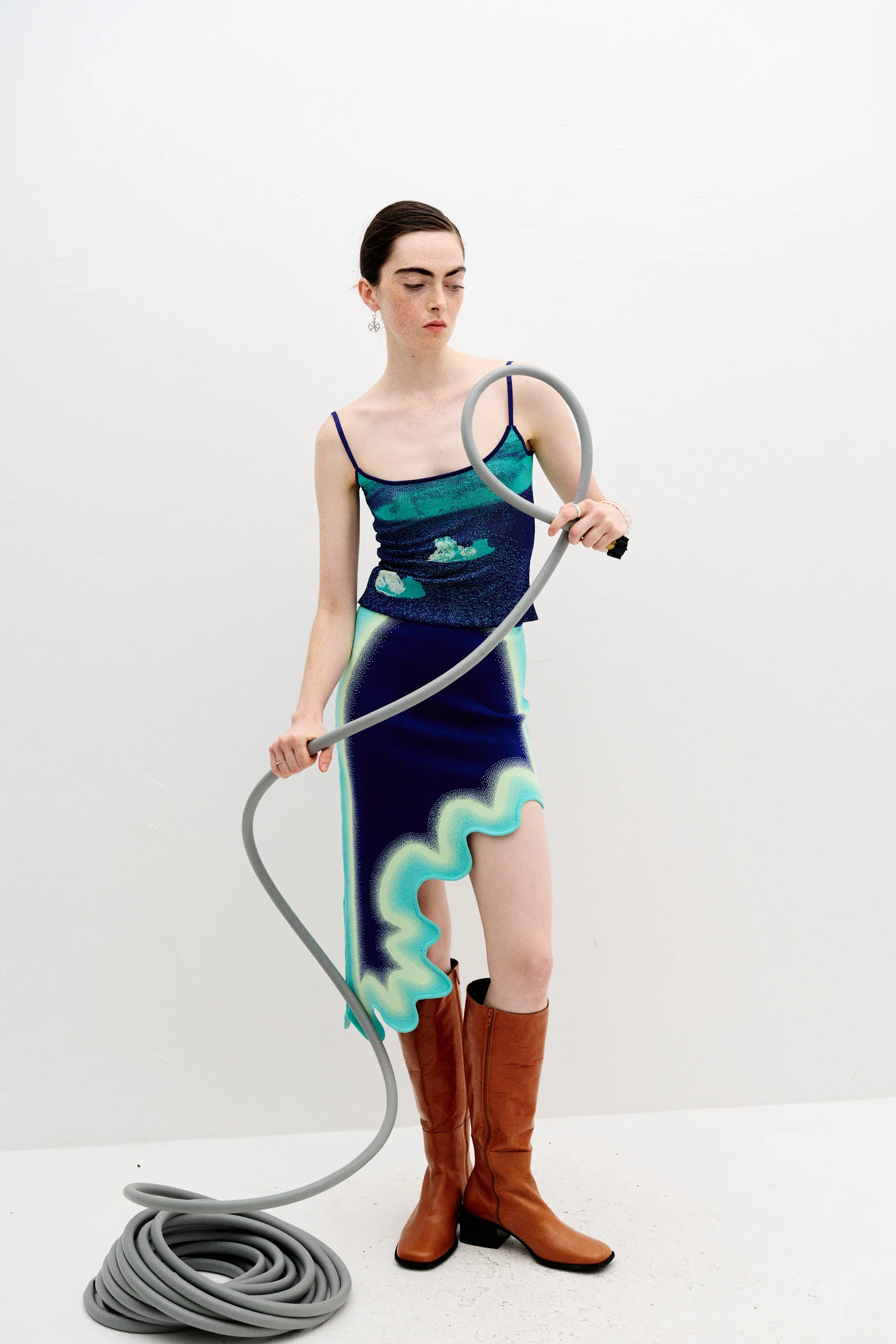 ARONIA WAVY MIDI SKIRT - Image 2