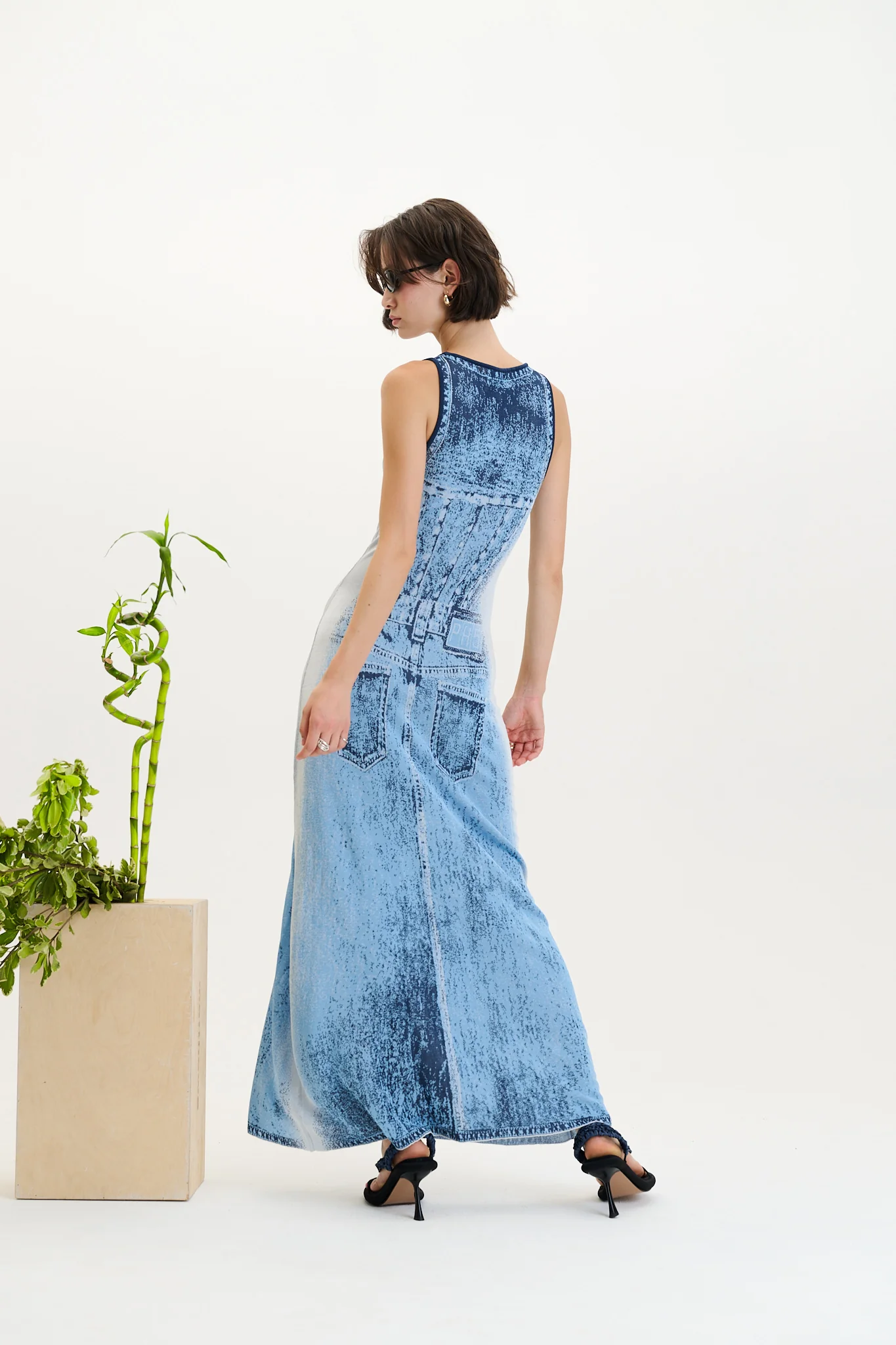 ASPEN DENIM TANK DRESS - Image 4