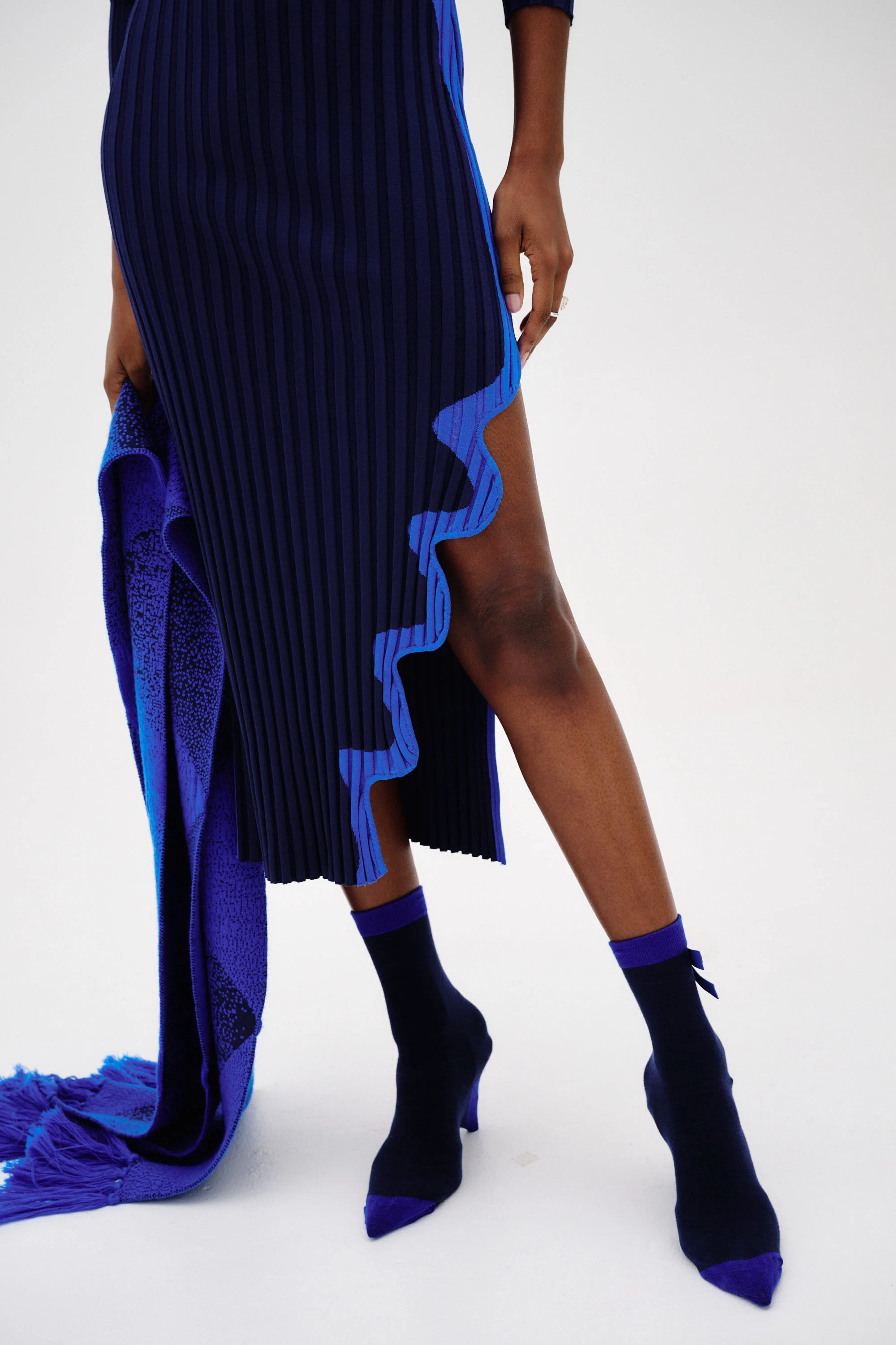 ASTER PLEATED DRESS WITH WAVY SLIT - Image 5