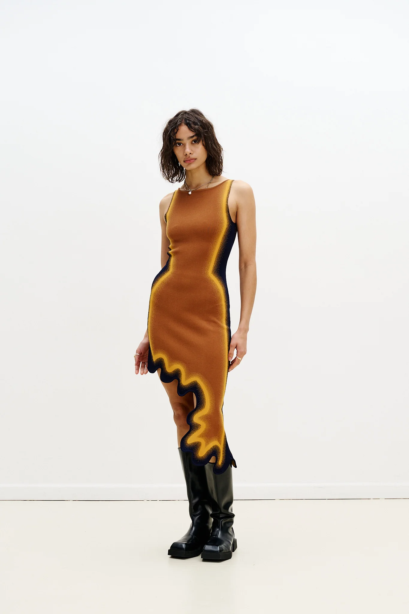 ASTER REVERSIBLE WAVY ASYMMETRIC DRESS - Image 4