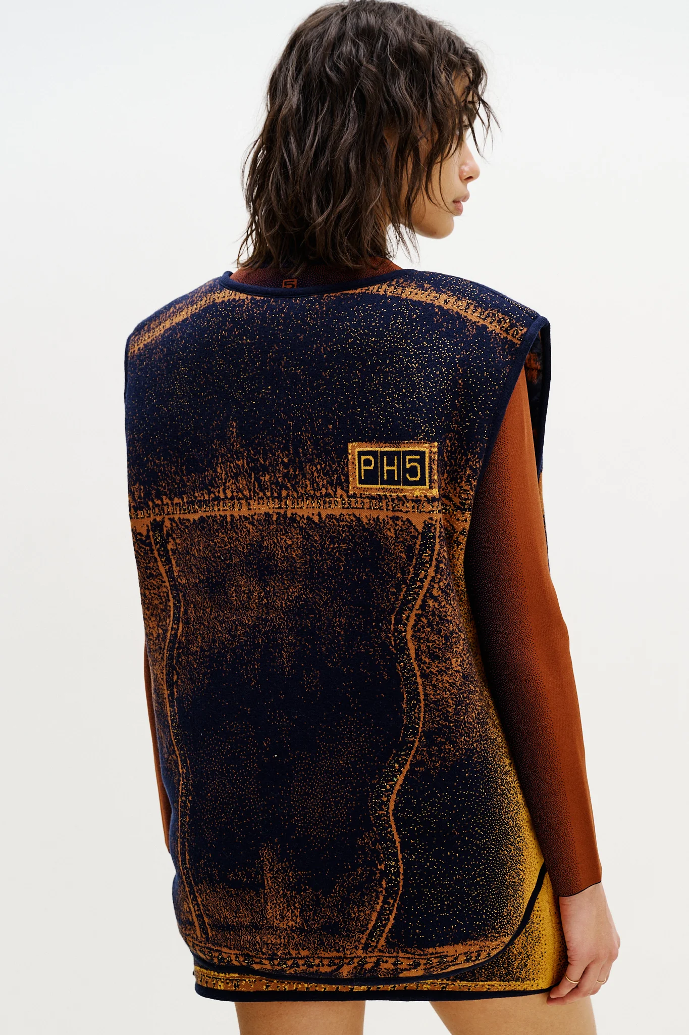 AVRIL REVERSIBLE QUILTED VEST - Image 5