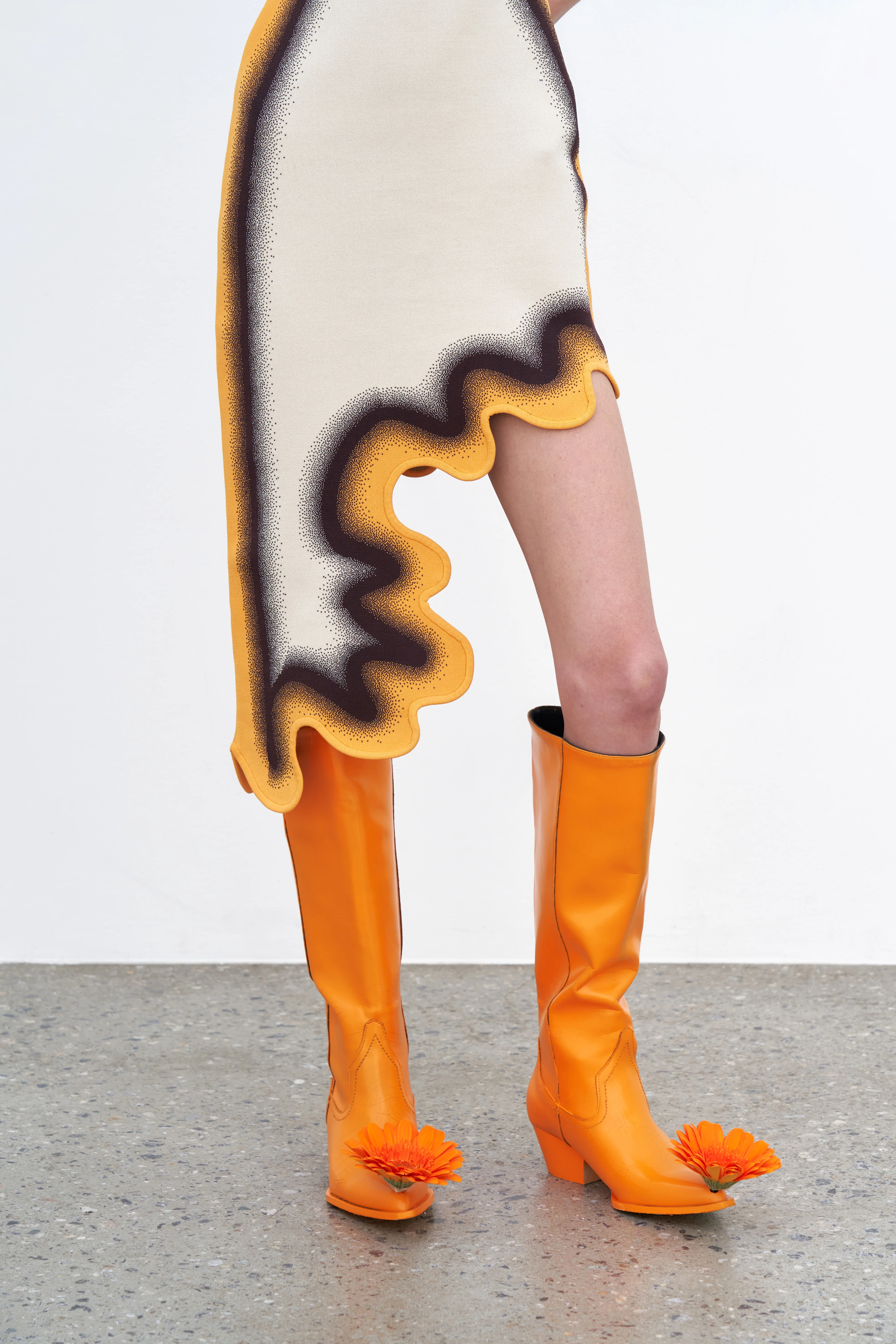 BROOKLYN WAVY ASYMMETRIC DRESS - Image 4