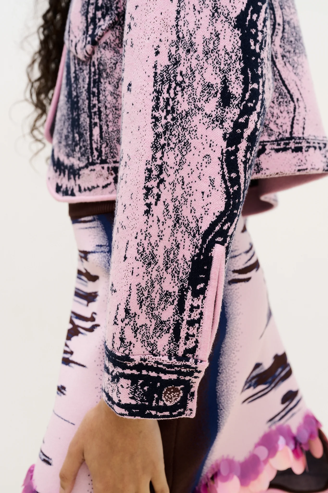 CHITAL DENIM PRINT CROPPED JACKET - Image 5