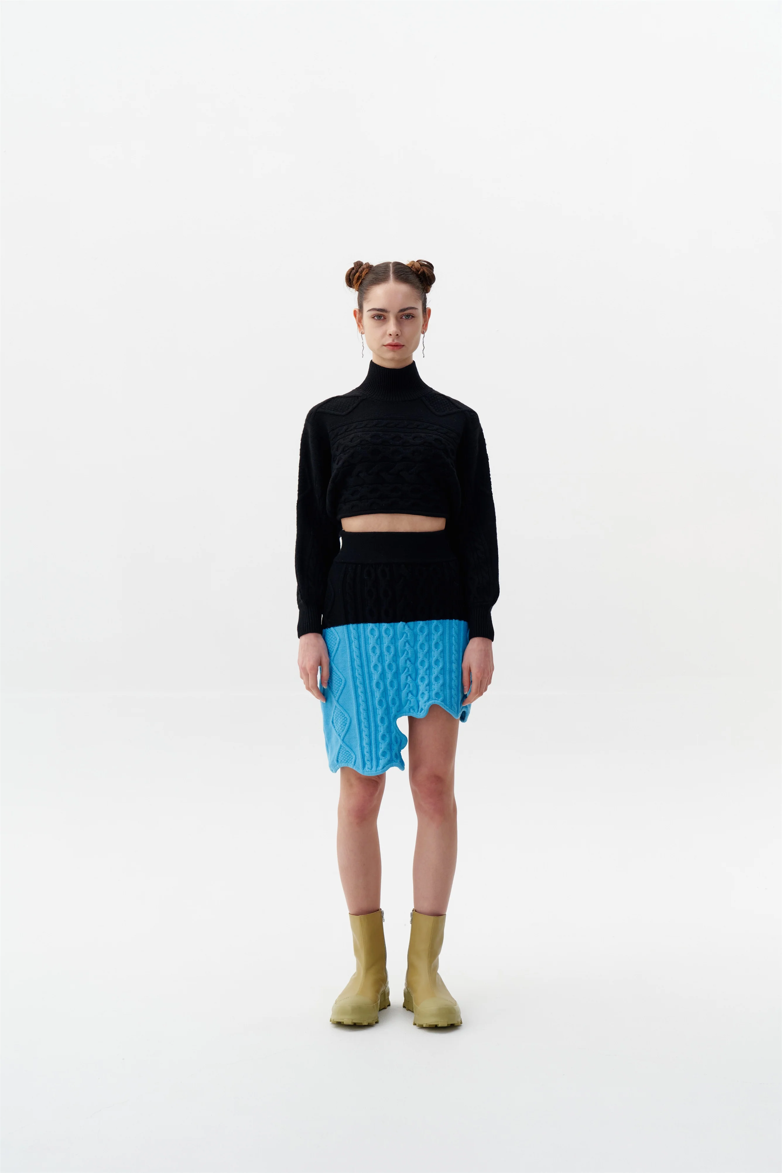 DIA MIXED CABLE KNIT WAVY MINI SKIRT - Image 2