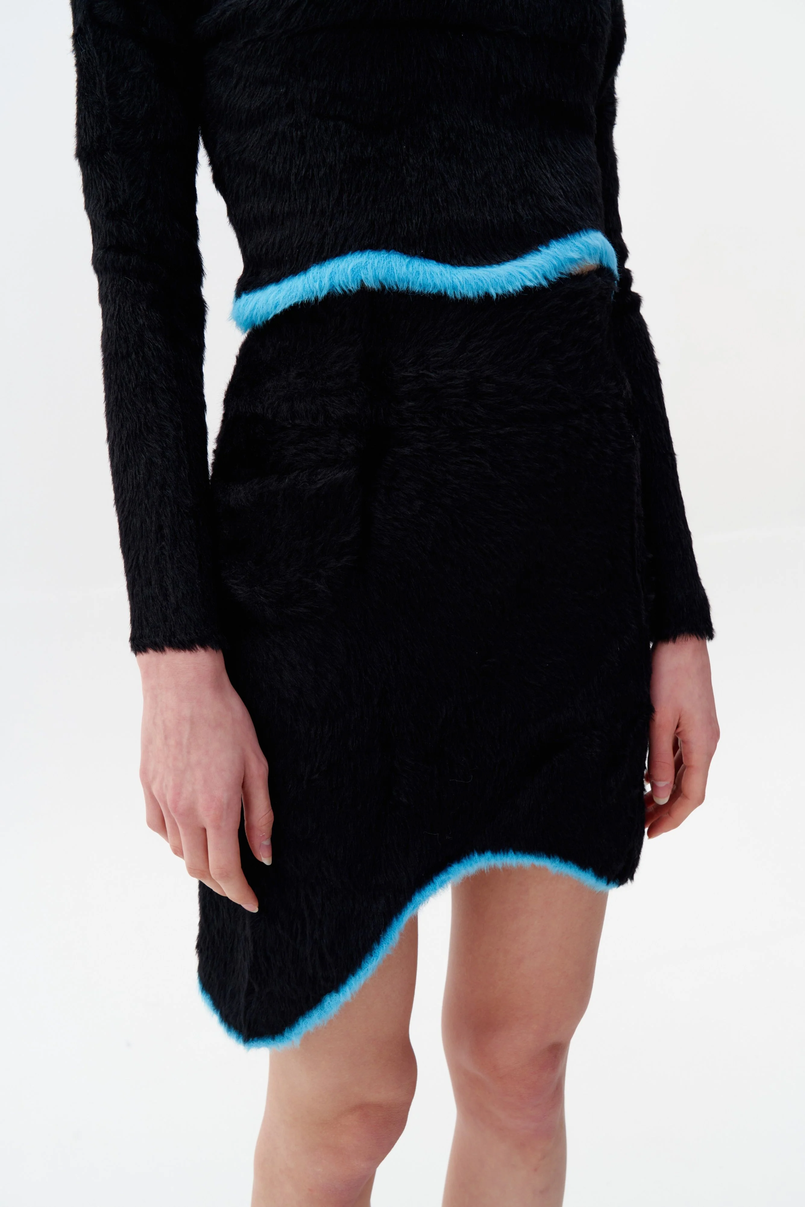 ELARA ECO FAUX FUR CROPPED TURTLENECK PULLOVER - Image 5