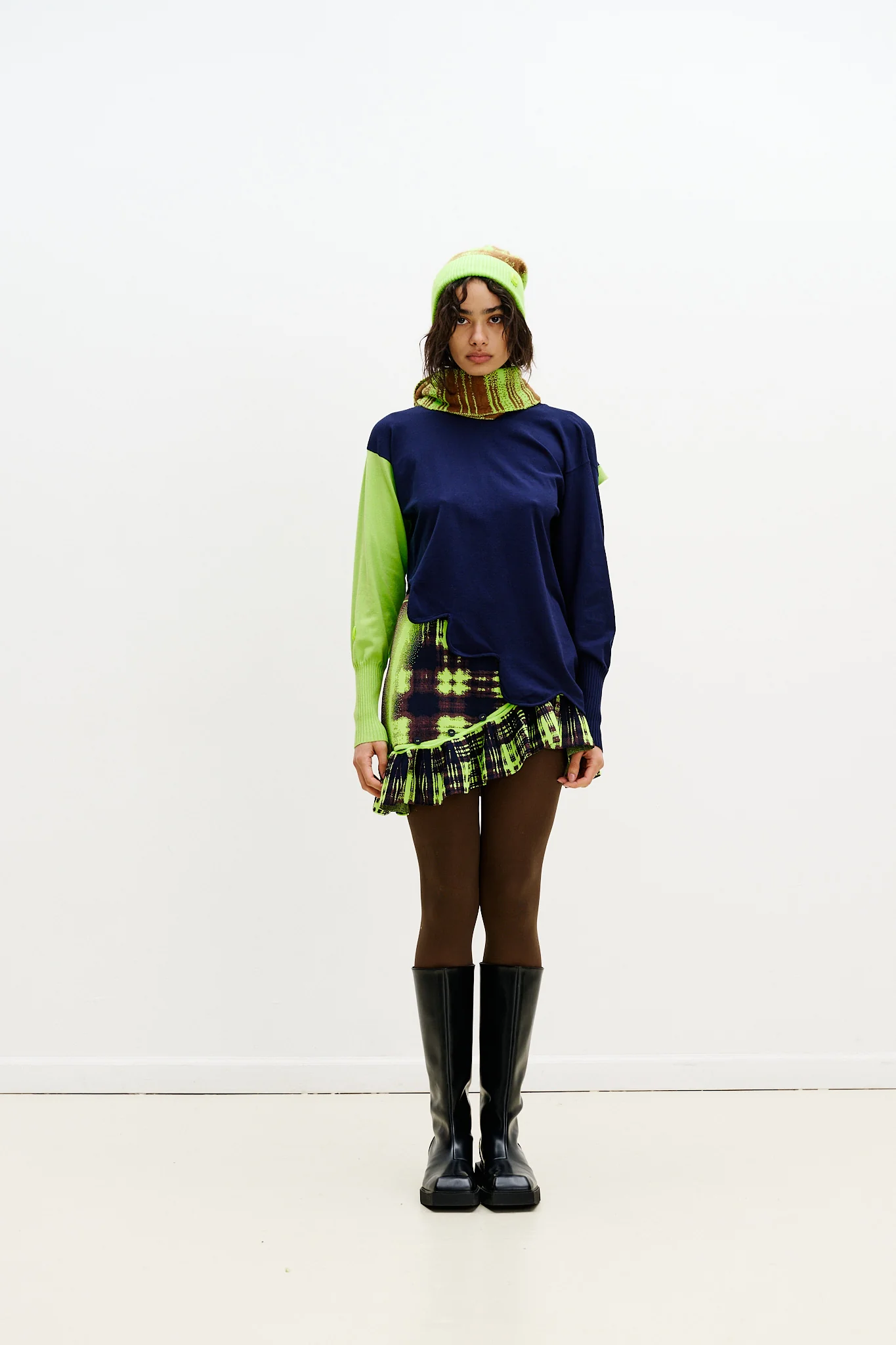 GARLEN WAVY MINI SKIRT - Image 3