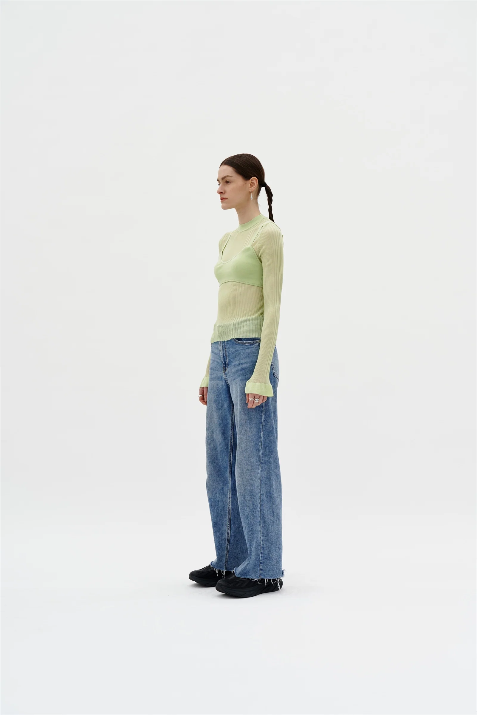 GILLIAN LONG SLEEVE CROPPED TOP WITH REMOVEABLE BRA - Image 2