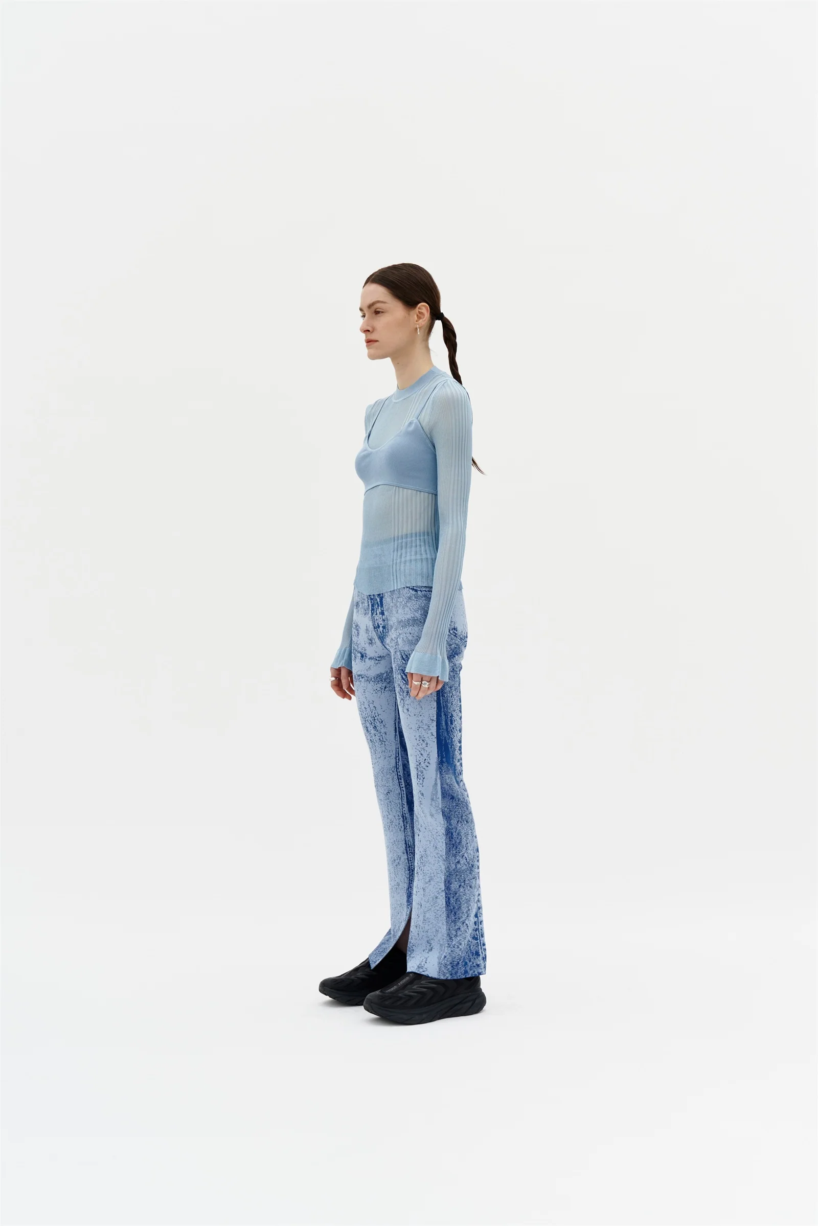 GILLIAN LONG SLEEVE CROPPED TOP WITH REMOVEABLE BRA - Image 3