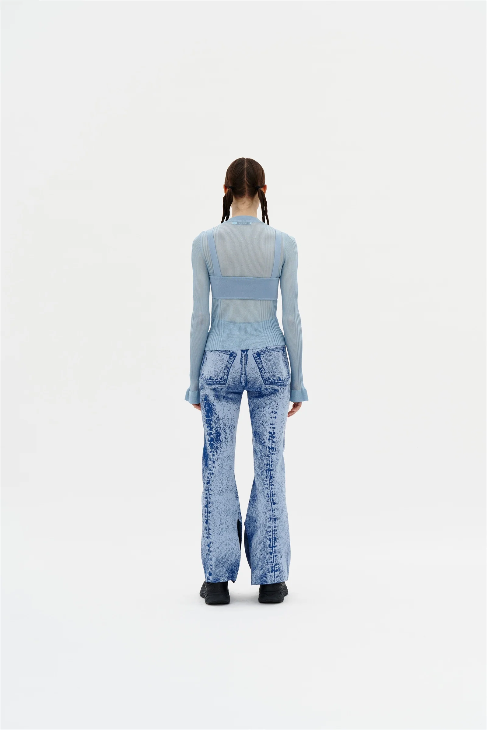 GILLIAN LONG SLEEVE CROPPED TOP WITH REMOVEABLE BRA - Image 4