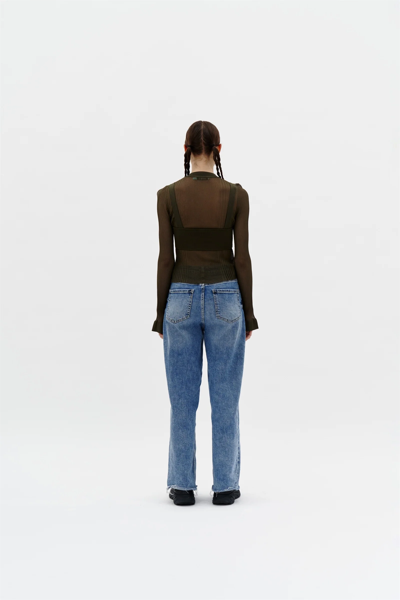 GILLIAN LONG SLEEVE CROPPED TOP WITH REMOVEABLE BRA - Image 3
