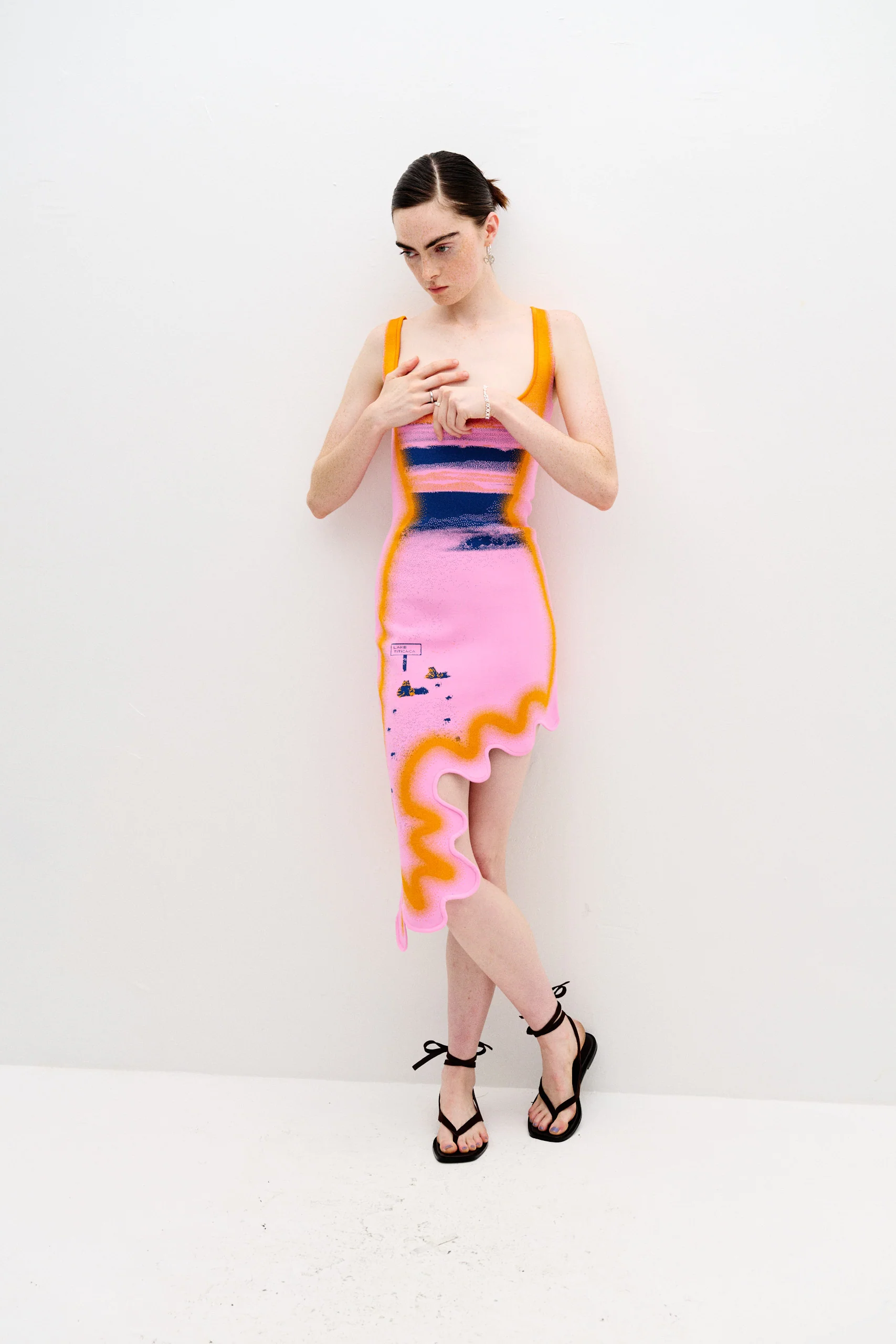 HAZEL REVERSIBLE WAVY ASYMMETRIC DRESS - Image 3