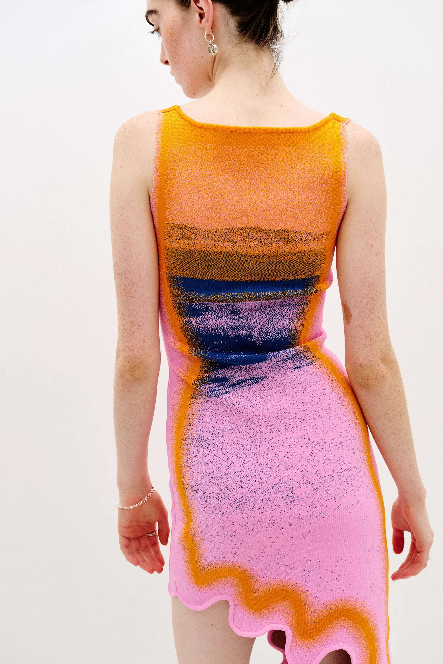 HAZEL REVERSIBLE WAVY ASYMMETRIC DRESS - Image 4