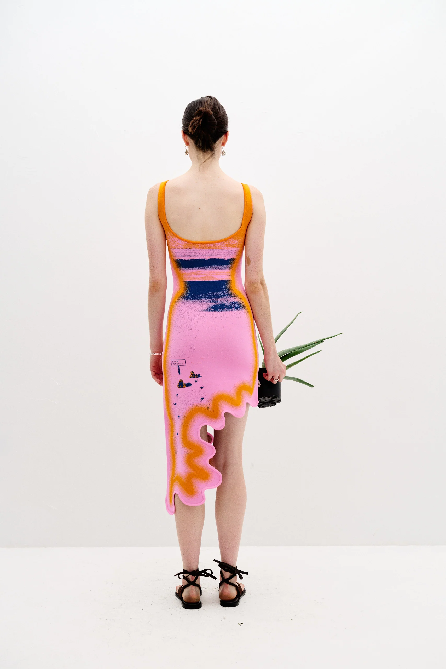 HAZEL REVERSIBLE WAVY ASYMMETRIC DRESS - Image 6