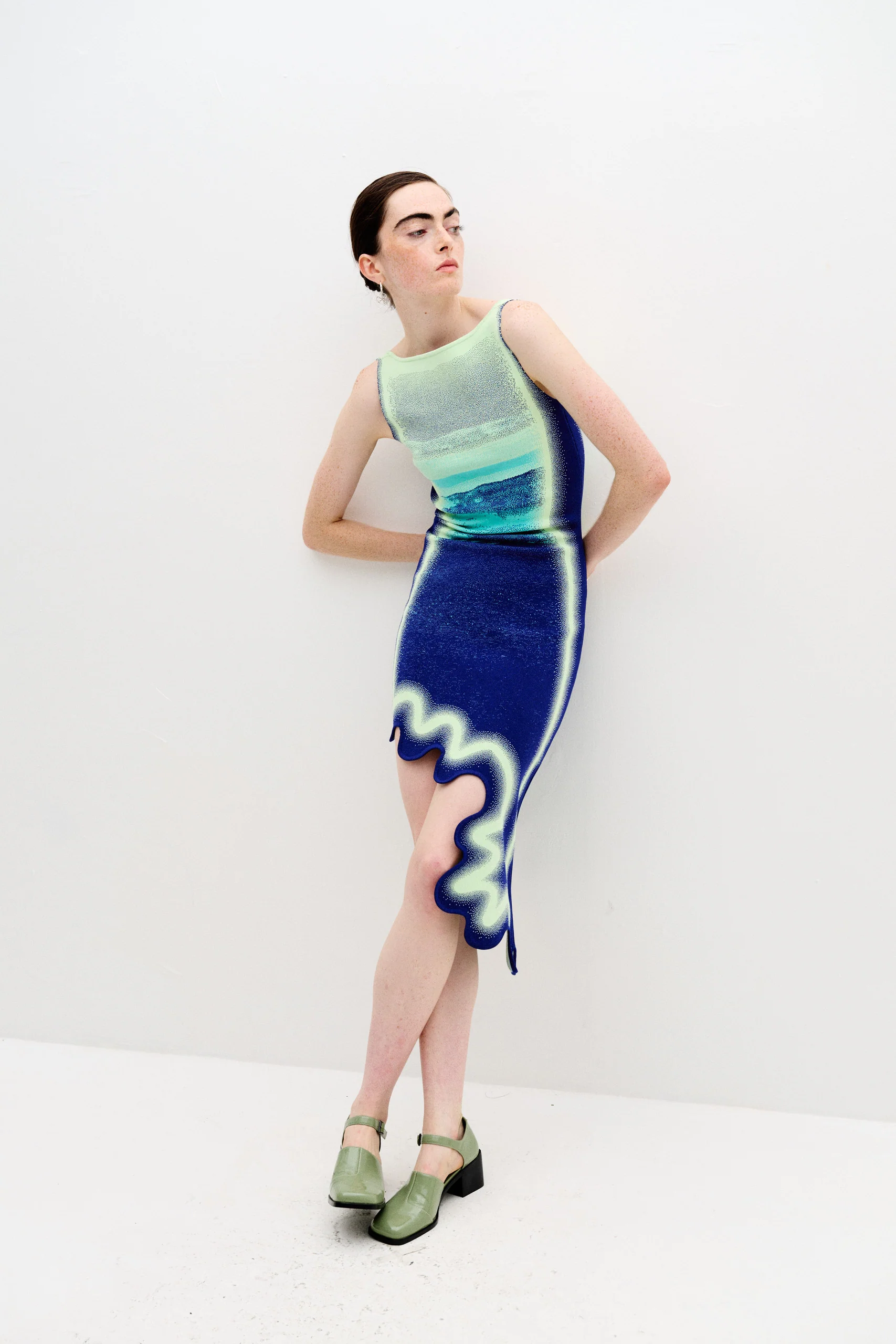 HAZEL REVERSIBLE WAVY ASYMMETRIC DRESS - Image 2