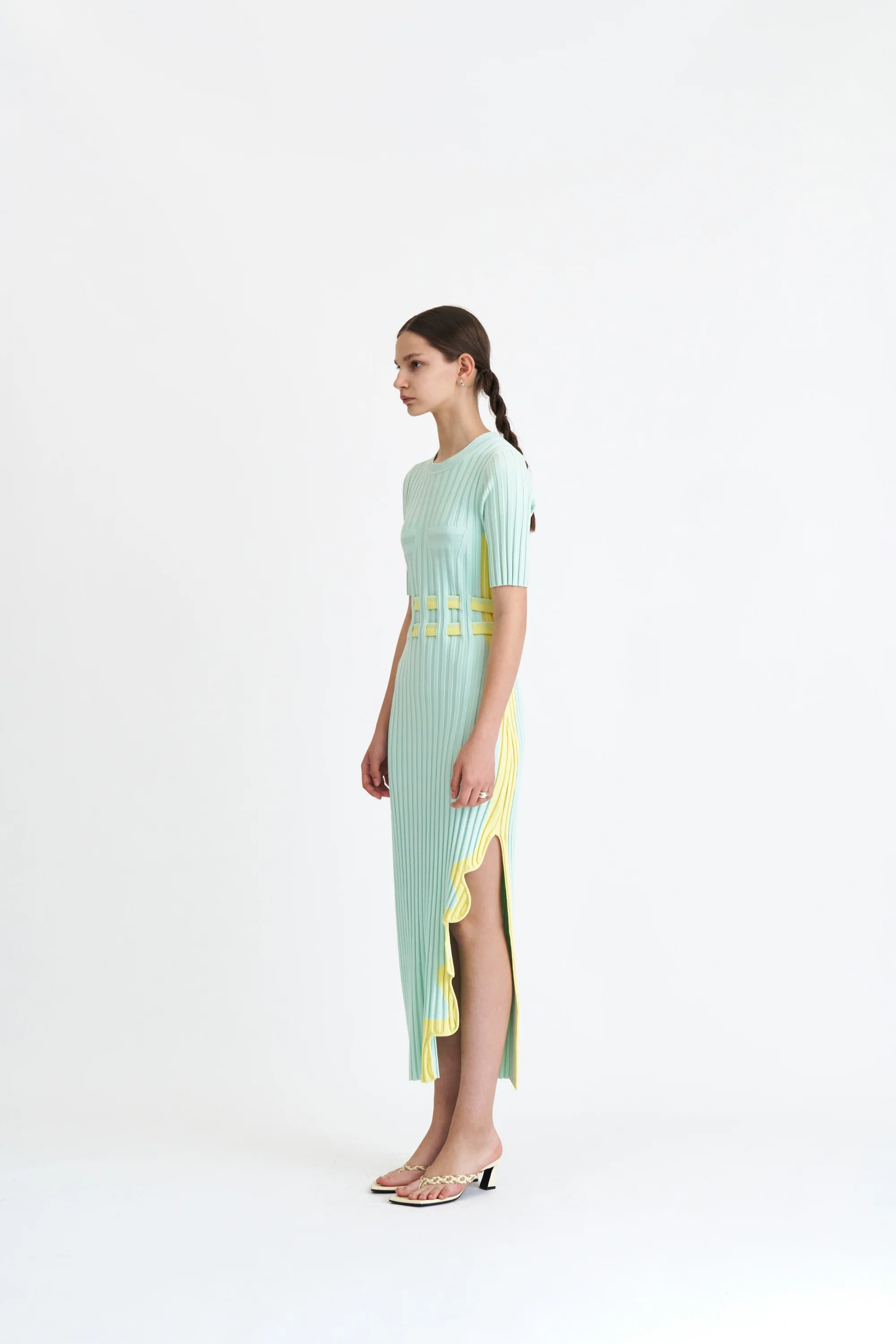 JODIE PLEATED LONG DRESS WITH WAVY SIDE SLIT - Image 3