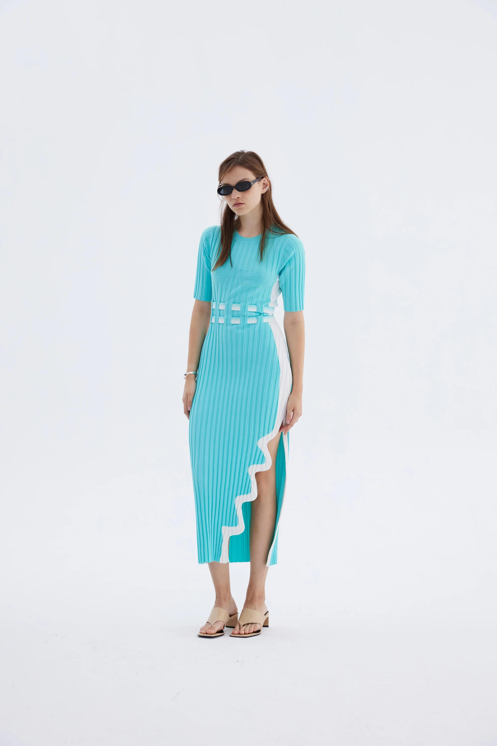 JODIE PLEATED LONG DRESS WITH WAVY SIDE SLIT - Image 2