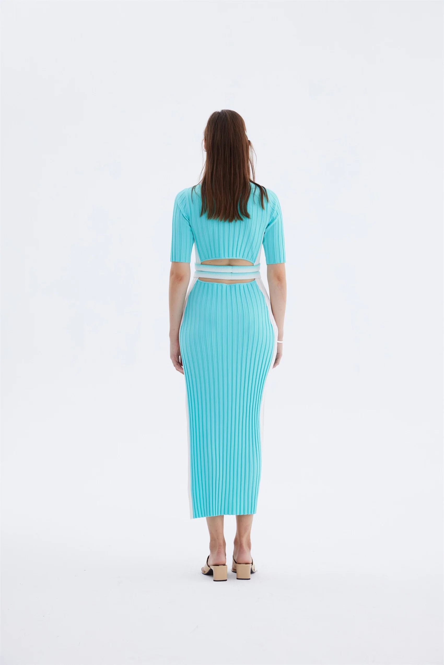 JODIE PLEATED LONG DRESS WITH WAVY SIDE SLIT - Image 4