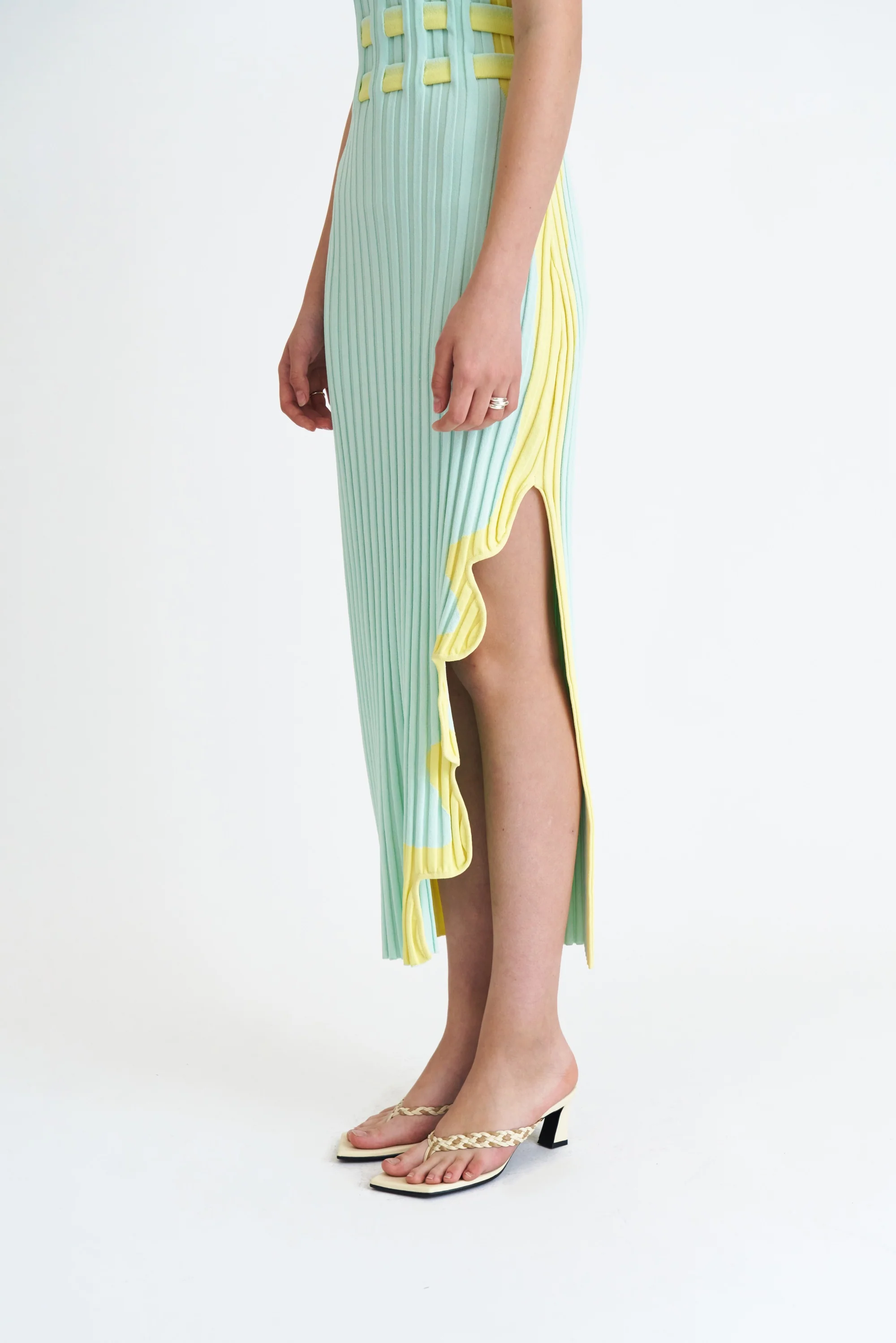 JODIE PLEATED LONG DRESS WITH WAVY SIDE SLIT - Image 5