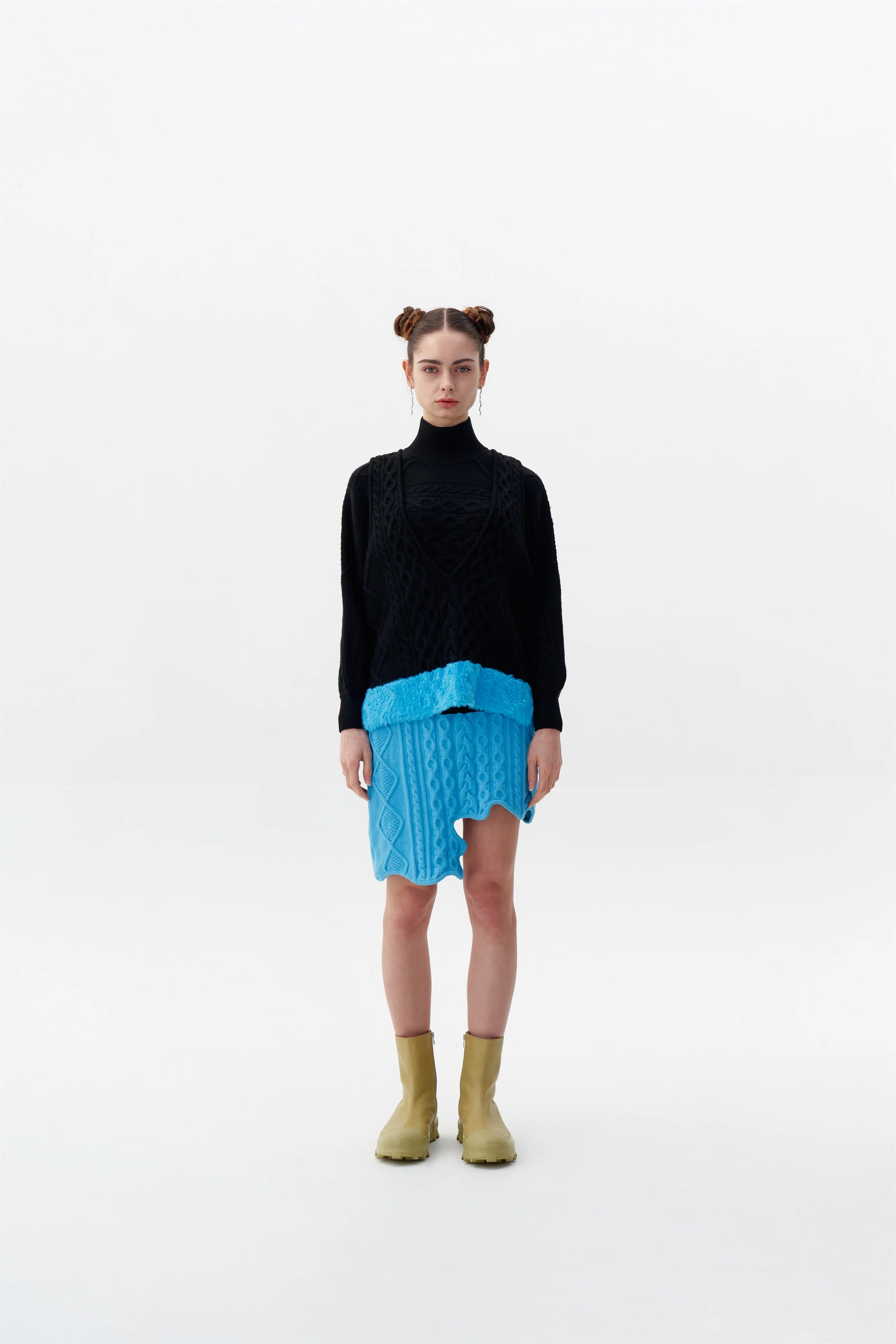 KEPLER MIXED CABLE KNIT VEST - Image 4