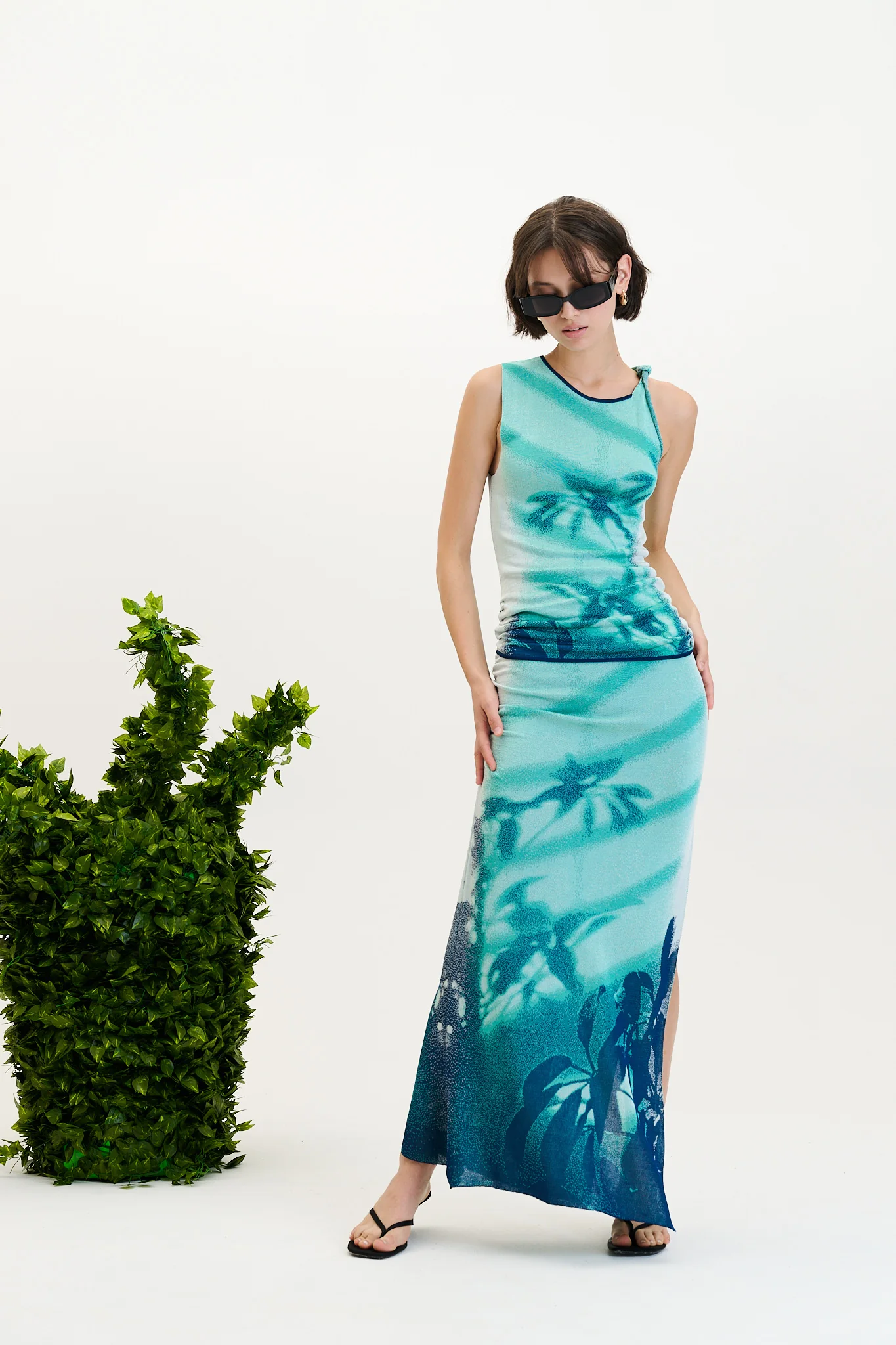 KOZUE WINDOW PRINT TANK TOP - Image 2
