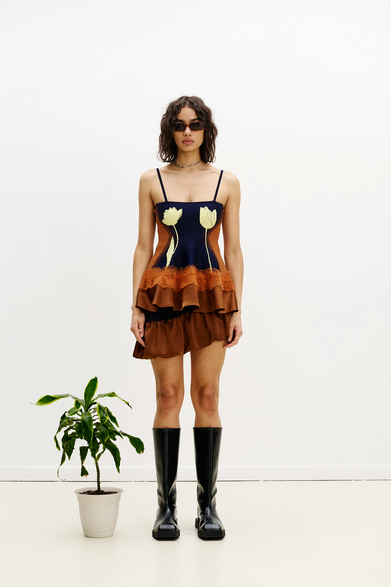 POSEY MIXED MEDIA WAVY MINI SKIRT - Image 4