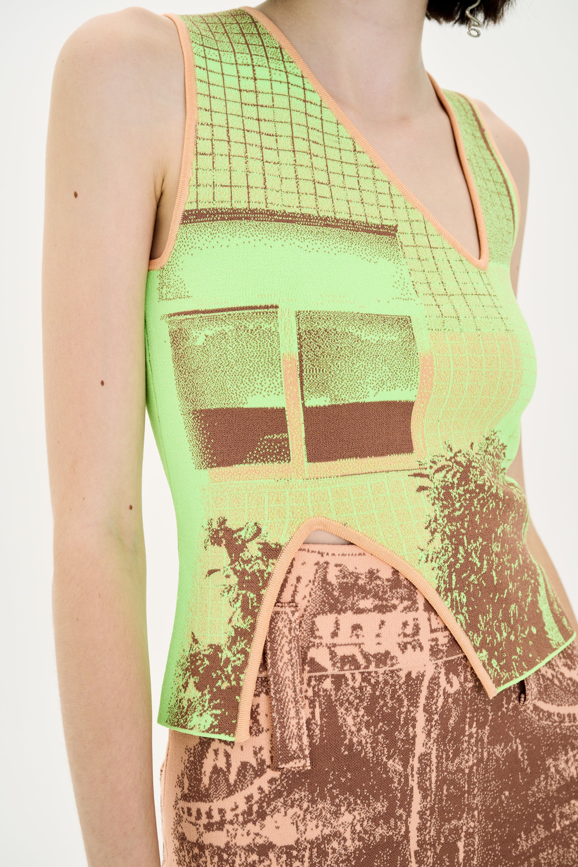 PRIMROSE WINDOW PRINT TANK TOP - Image 5