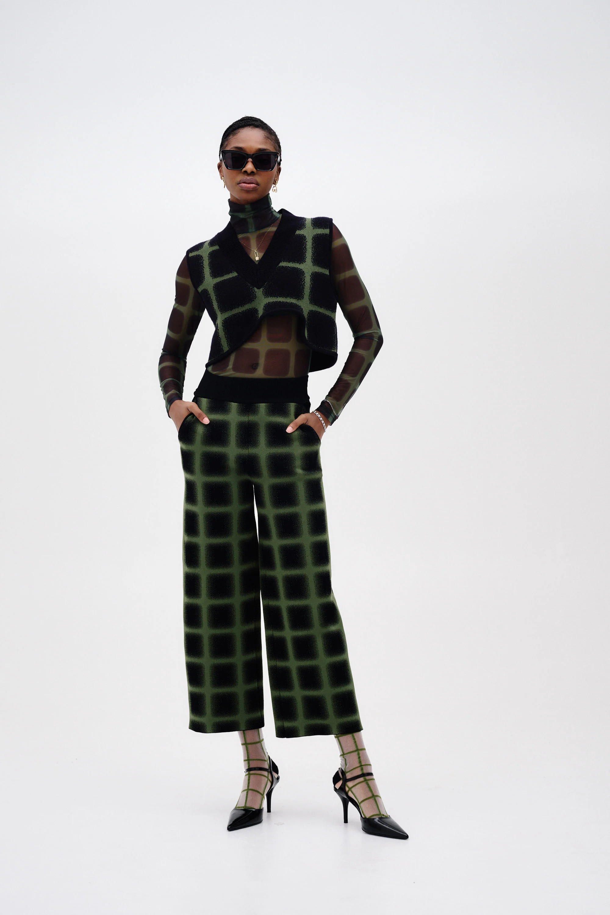 REYNOLDS PLAID CROPPED VEST - Image 2