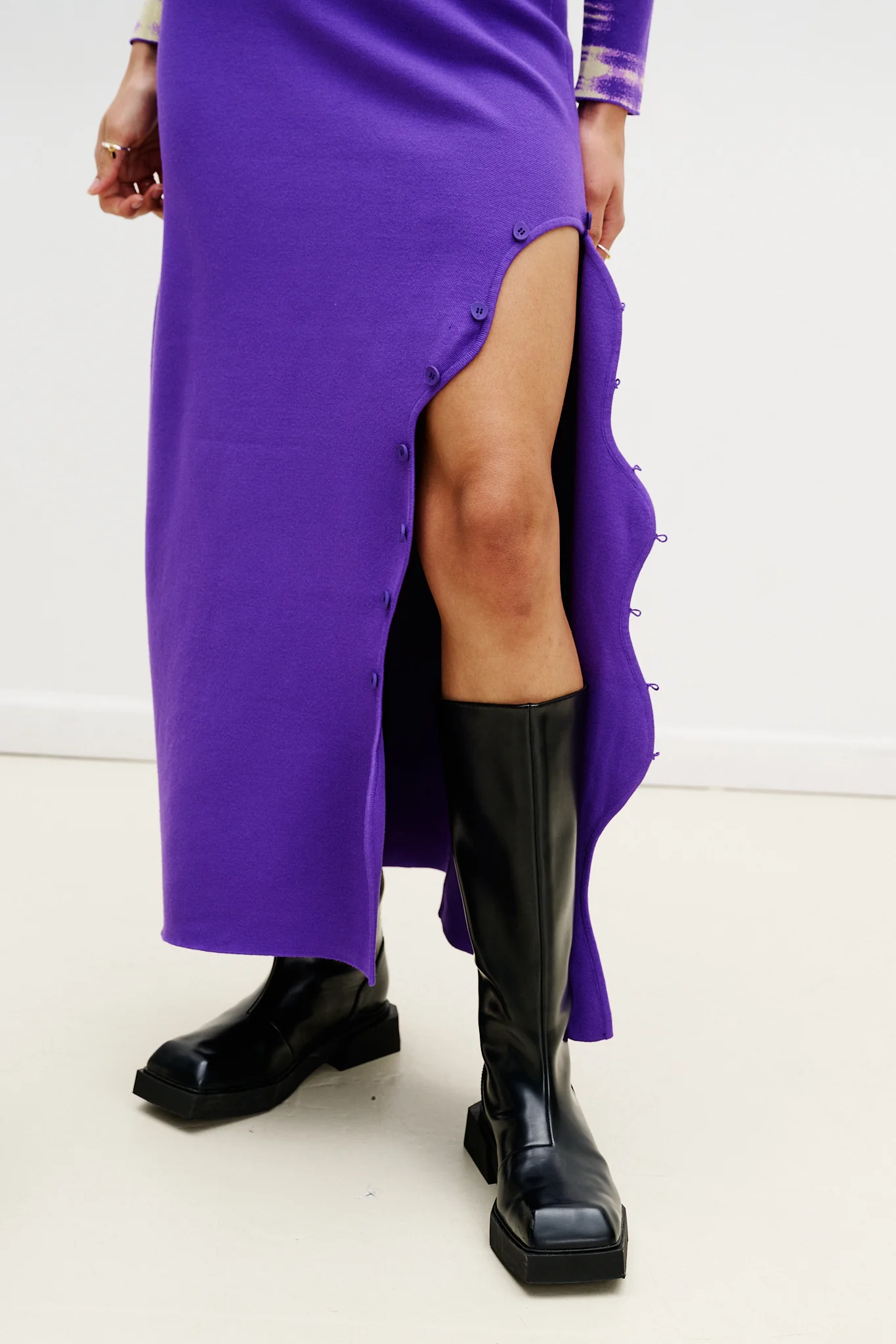 ROSIE COLORBLOCK V-NECK LONG DRESS - Image 7