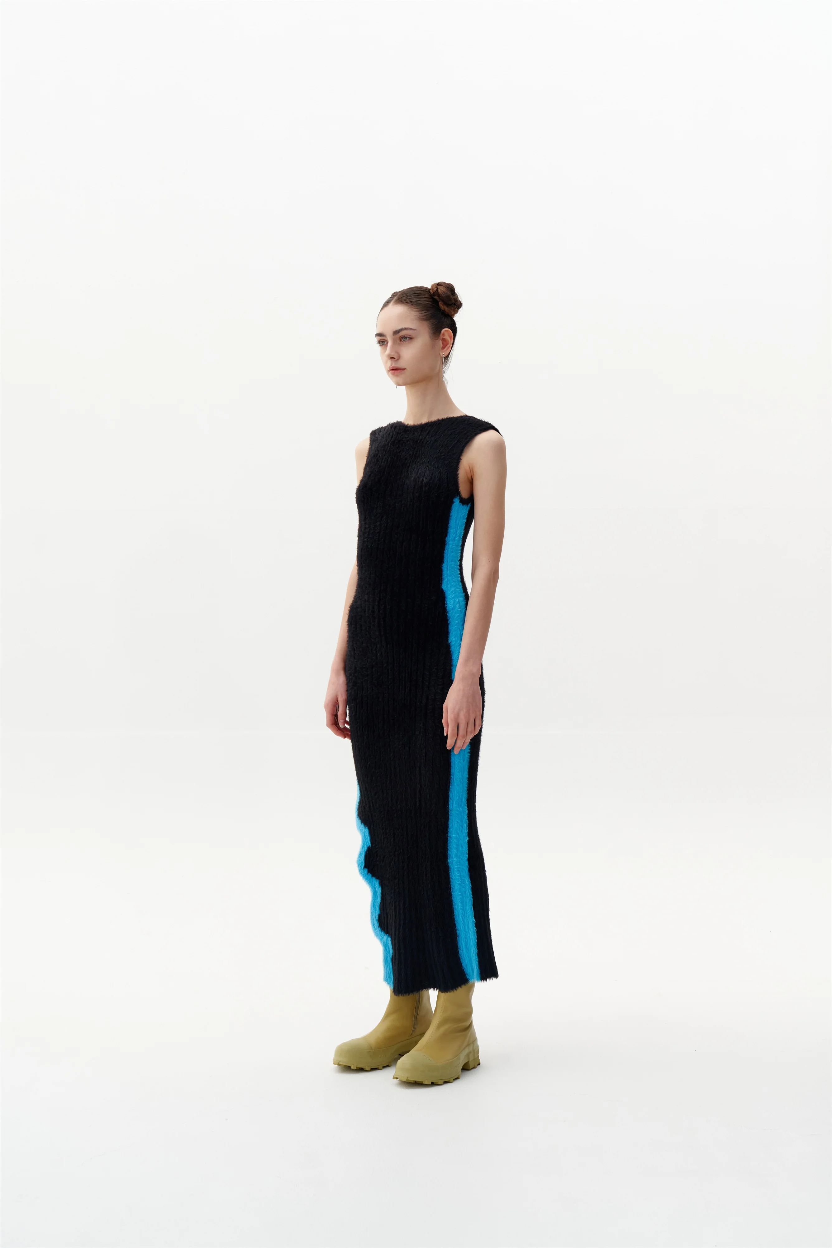 SATURN ECO FAUX FUR REVERSIBLE LONG DRESS WITH SIDE SLIT - Image 5
