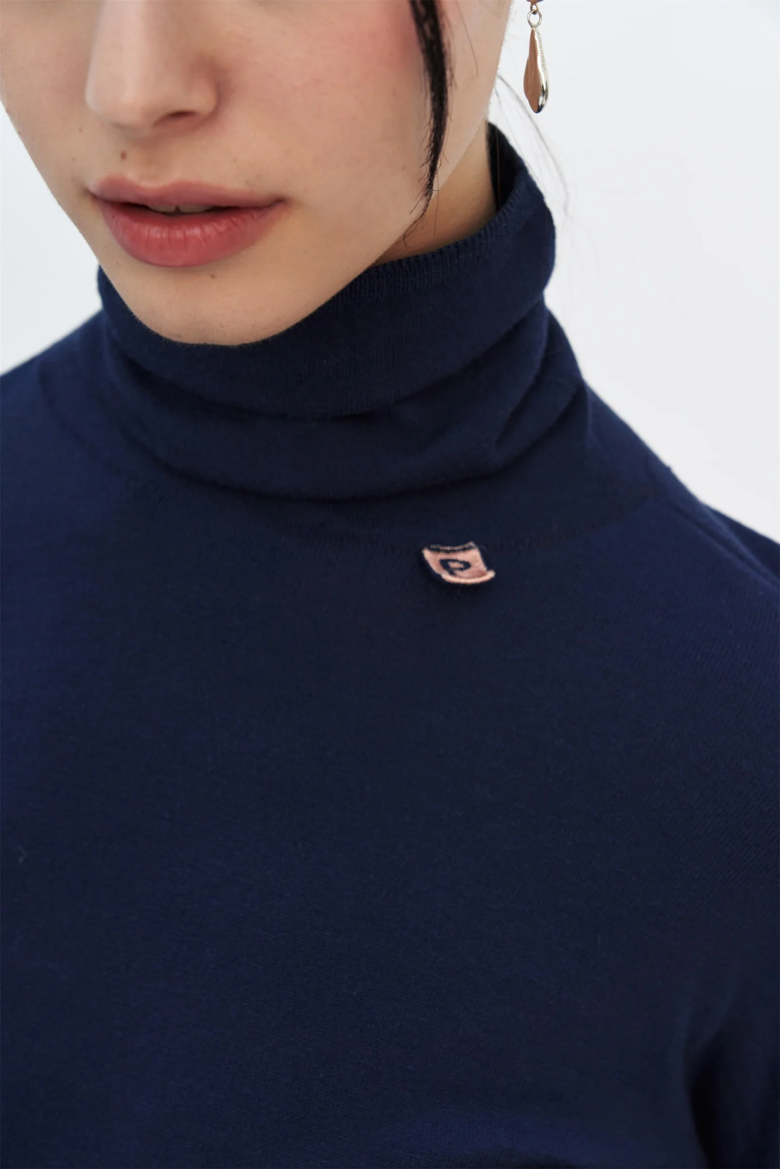 WILLANI SEAMLESS KNITTED TURTLENECK PULLOVER - Image 5