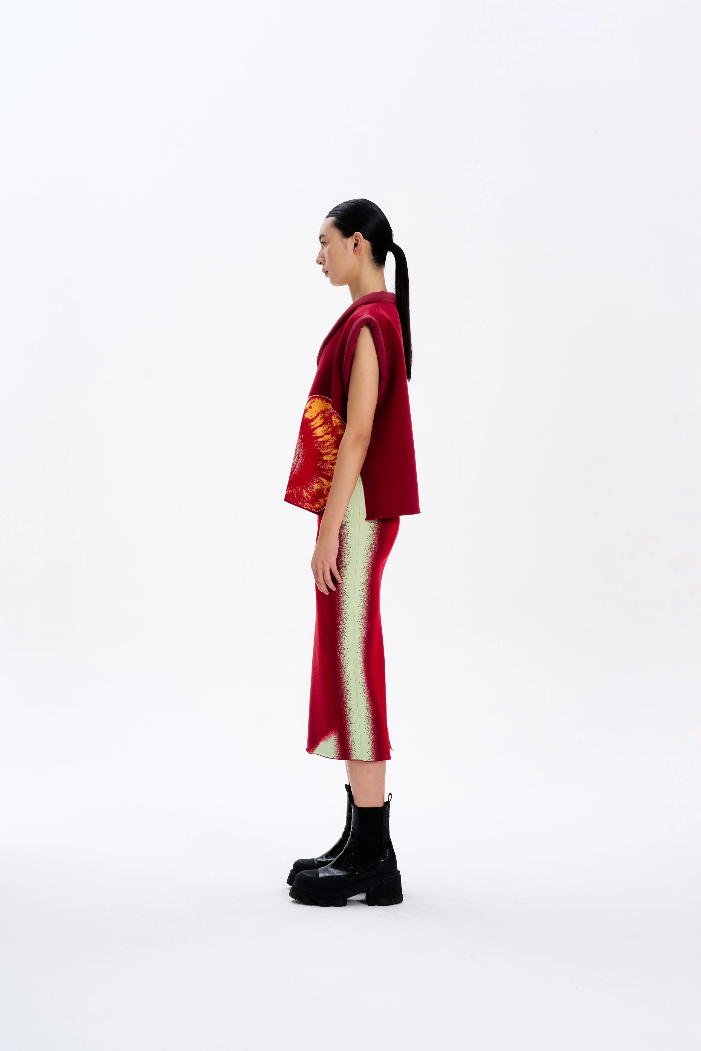 ZOE OVERSIZED CHERRY VEST - Image 3